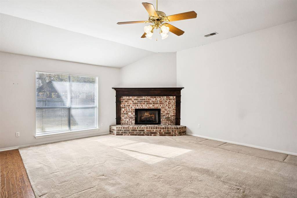 Saginaw, TX 76179,821 Willow Court