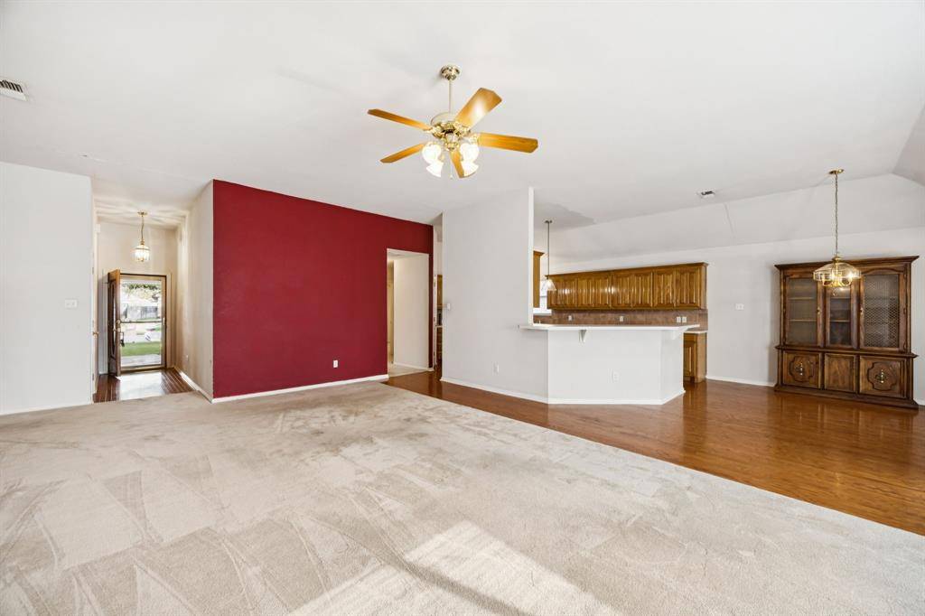 Saginaw, TX 76179,821 Willow Court