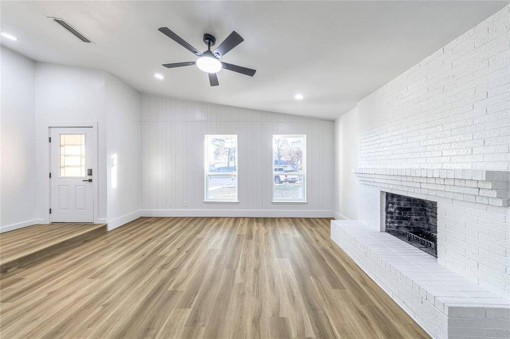 Garland, TX 75043,934 Meadowdale Circle