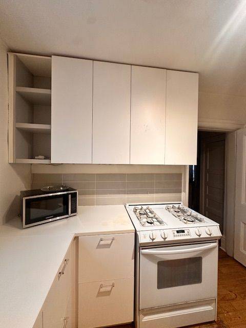 Toronto C01, ON M5S 2M9,10 Borden ST #Main