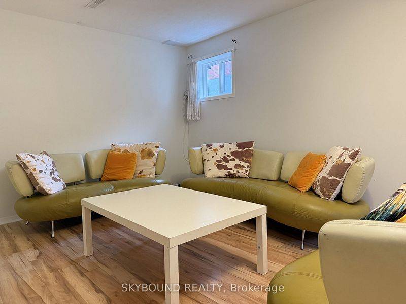 Toronto C15, ON M2H 1G1,33 Yatesbury RD #Lower, bedroom #1