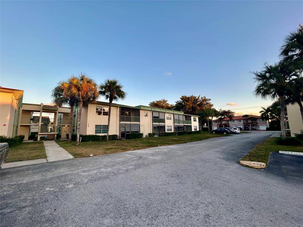 Coral Springs, FL 33065,4148 NW 90th Ave #206