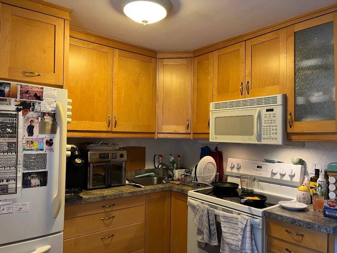 Mississauga, ON L5E 1S8,875 Tenth ST