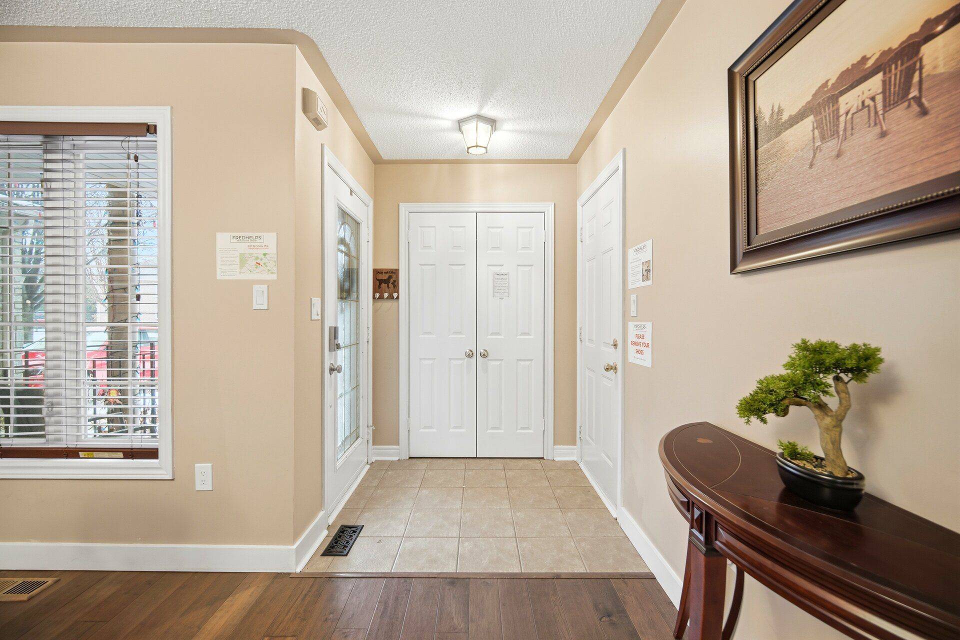 Oakville, ON L6M 3Z6,2195 Hummingbird WAY