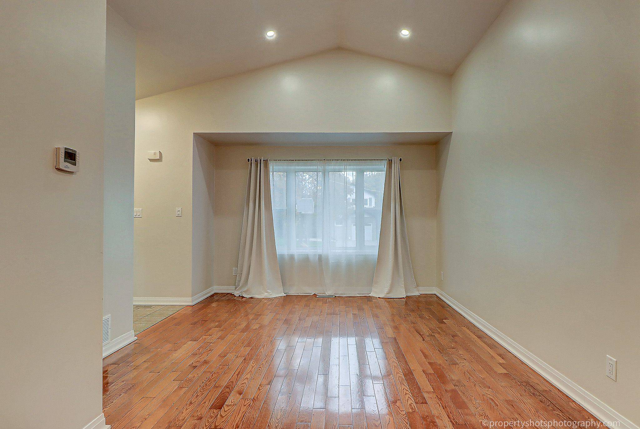 Brampton, ON L6Z 1M4,4 Richvale DR #Upper