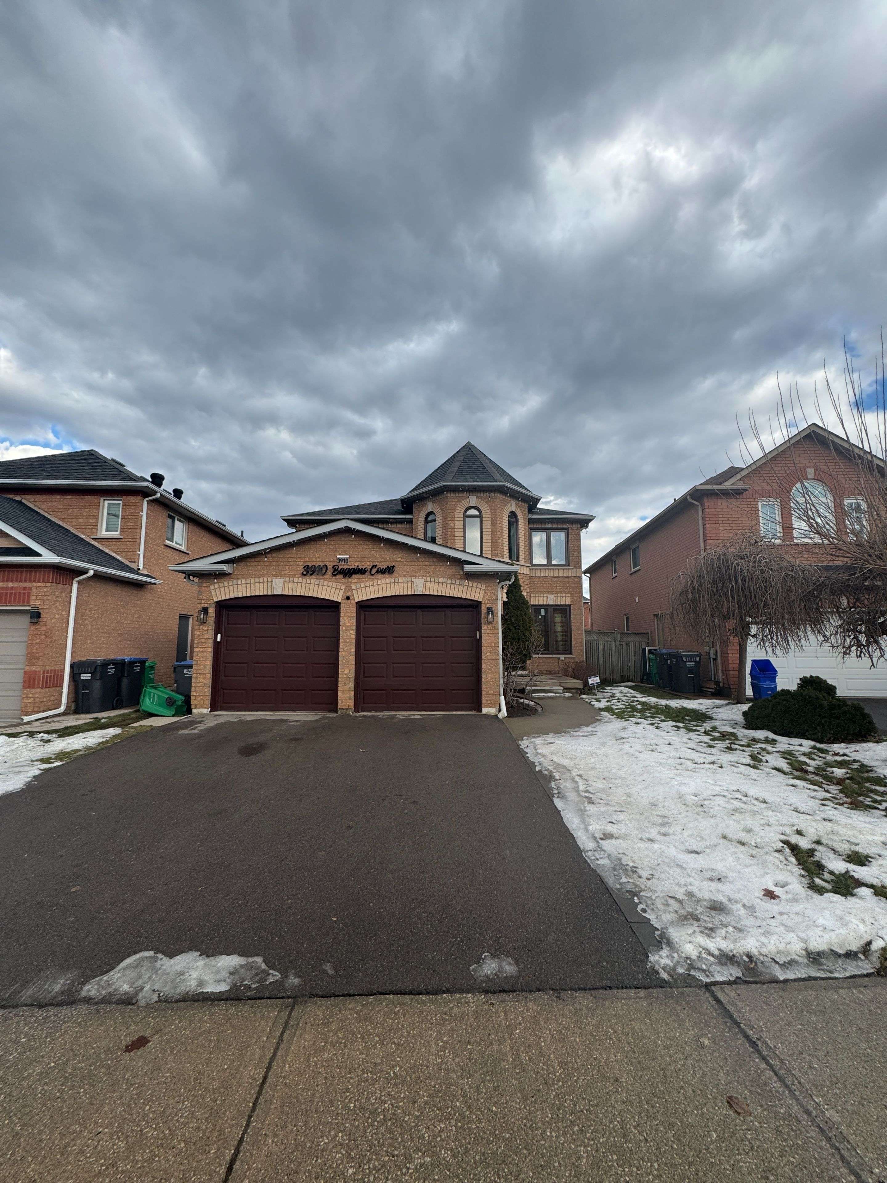 Mississauga, ON L5N 7A2,3910 Baggins CT