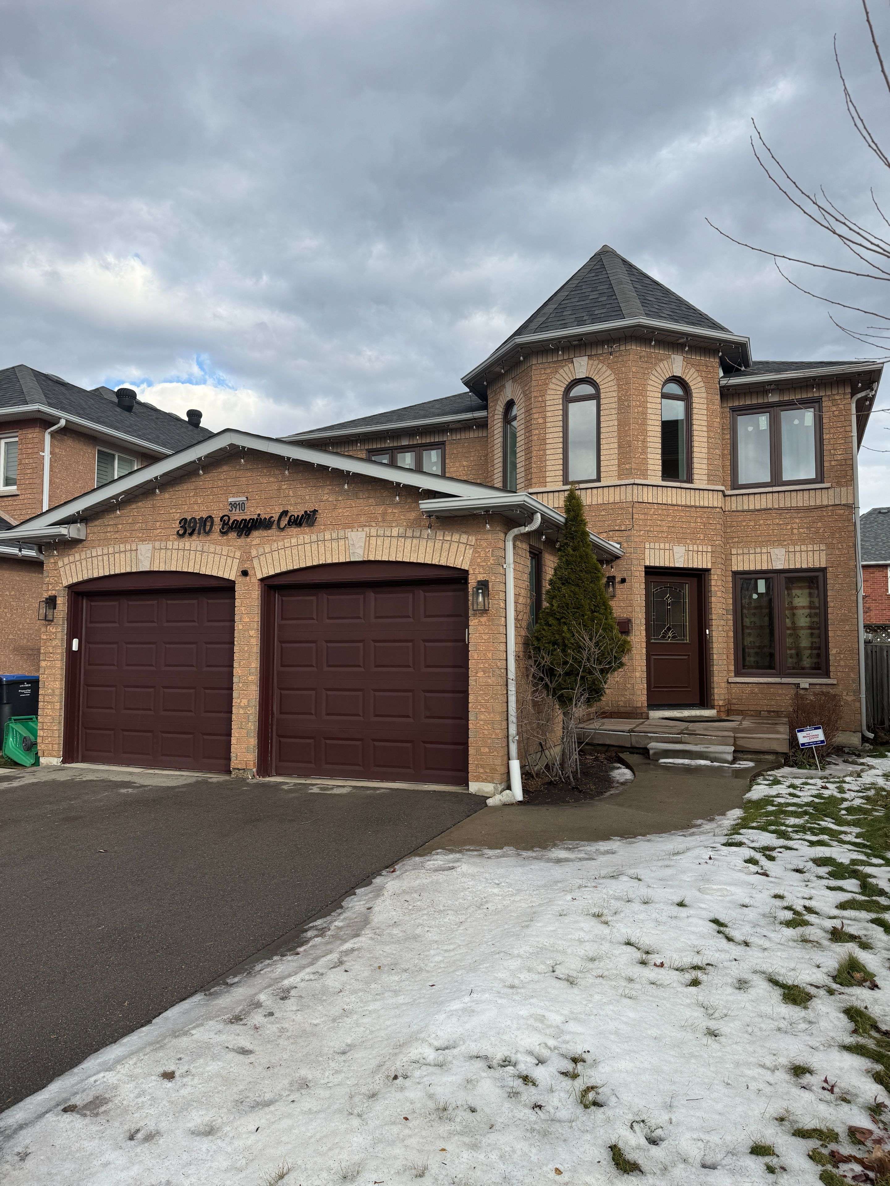 Mississauga, ON L5N 7A2,3910 Baggins CT