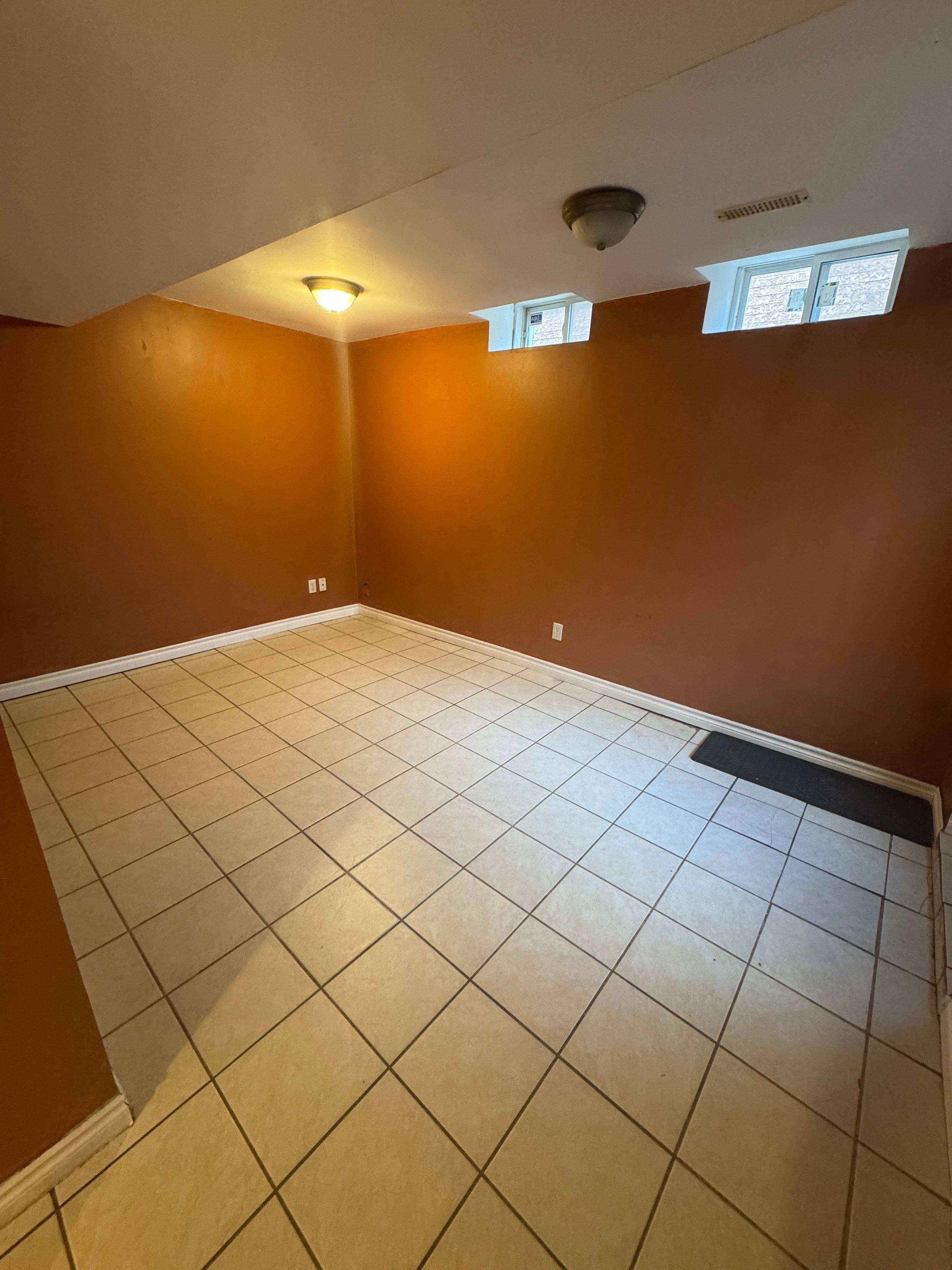 Mississauga, ON L5N 7A2,3910 Baggins CT