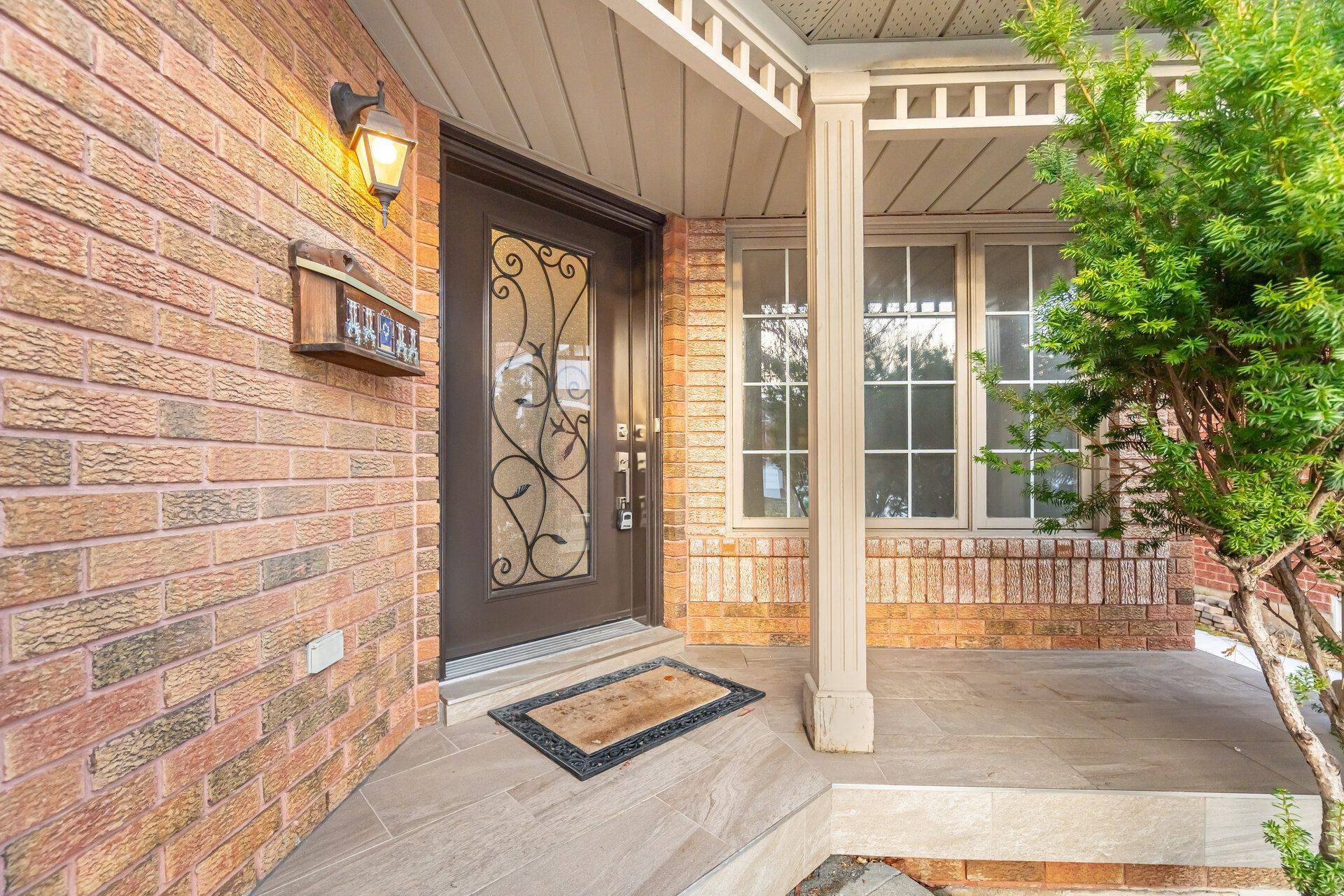 Mississauga, ON L5N 6T6,6859 Gracefield DR