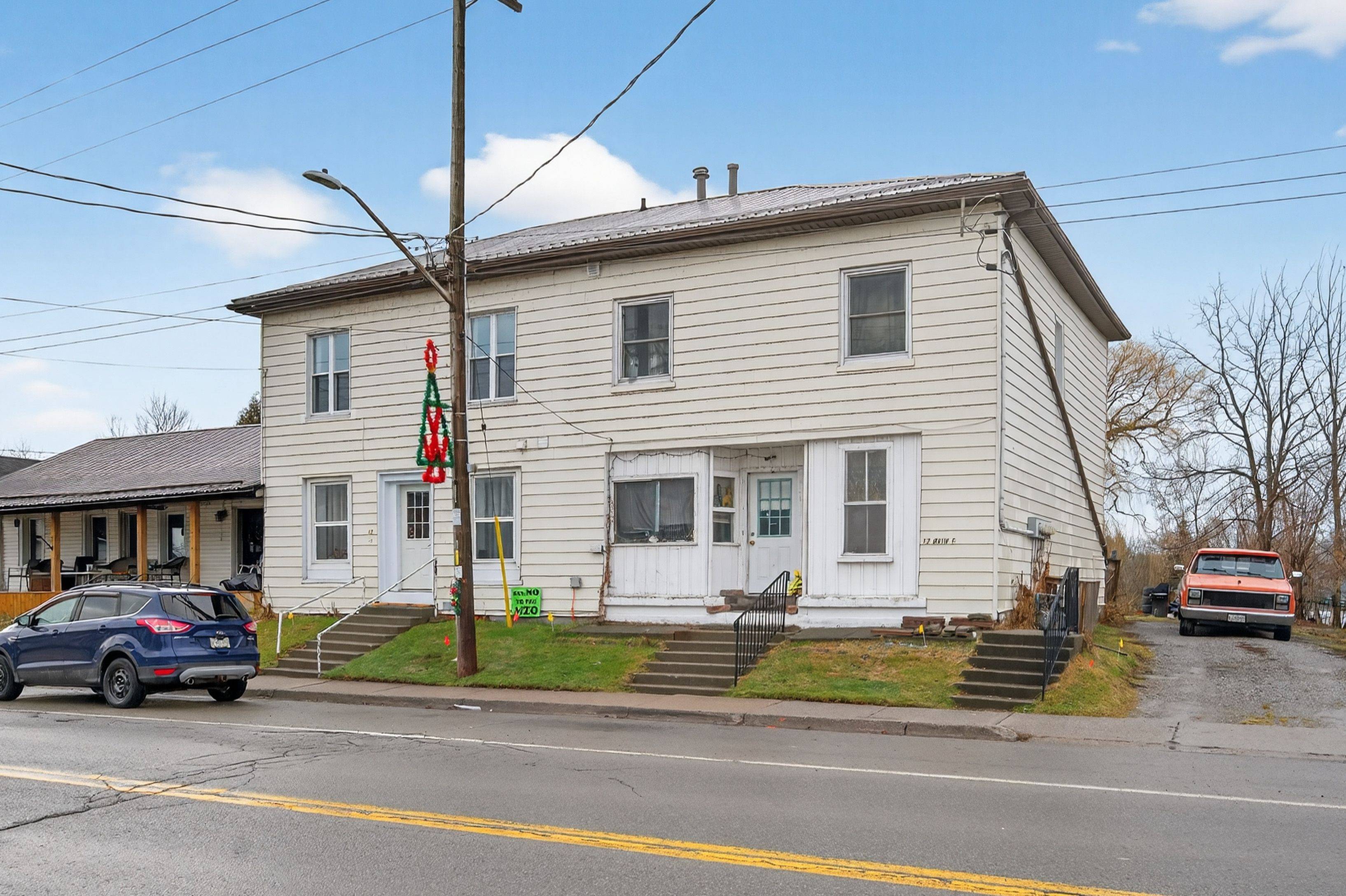 Haldimand, ON N0A 1P0,12 Main ST E #3