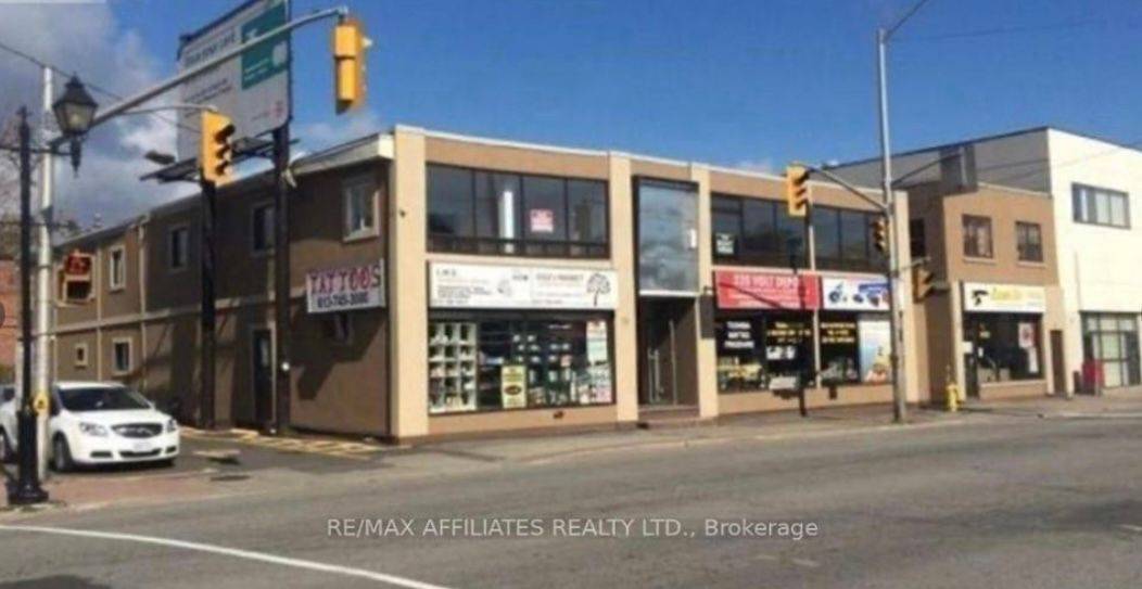 Vanier And Kingsview Park, ON K1L 6E8,23 MONTREAL RD