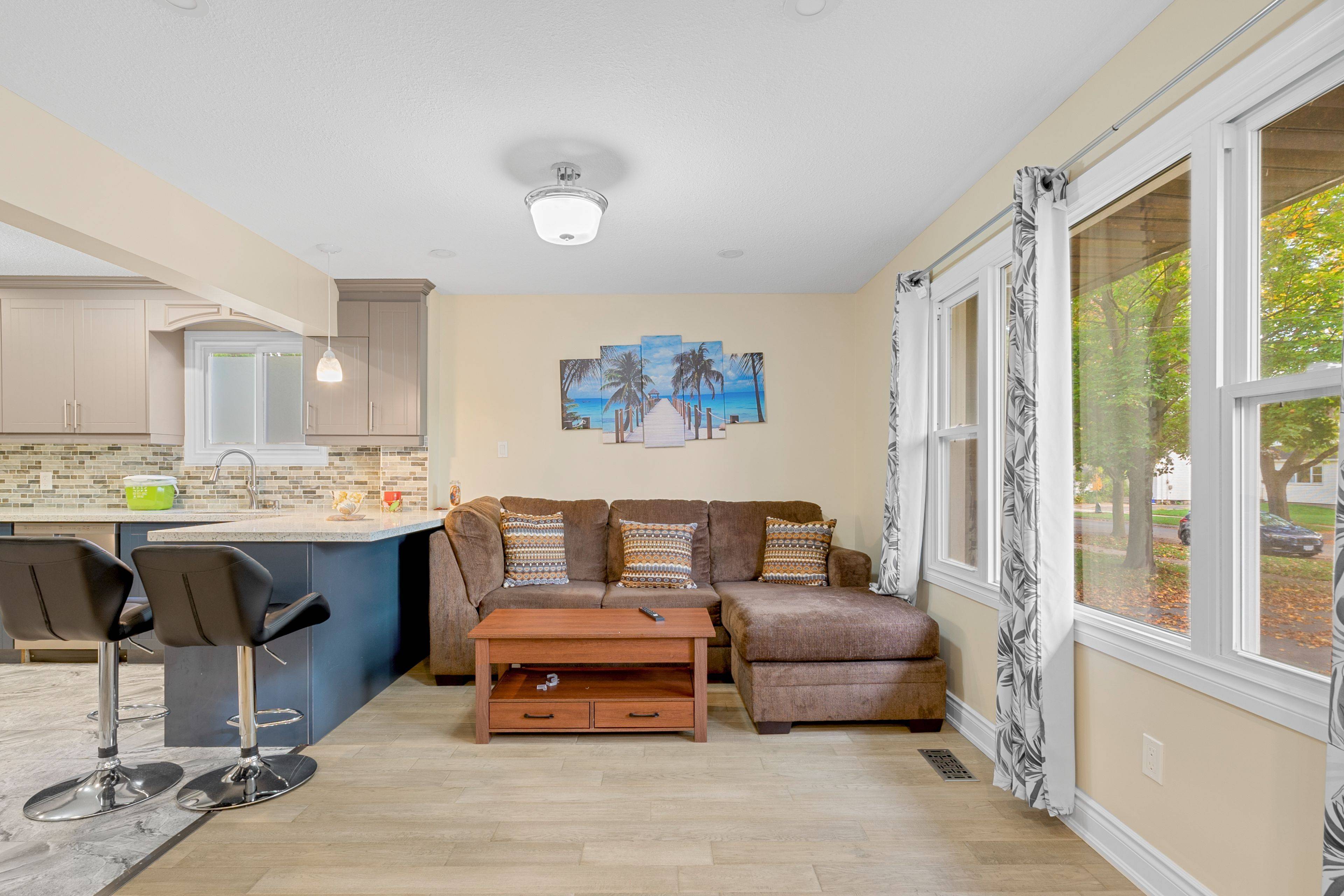 Hamilton, ON L8H 6C3,13 Lewis ST