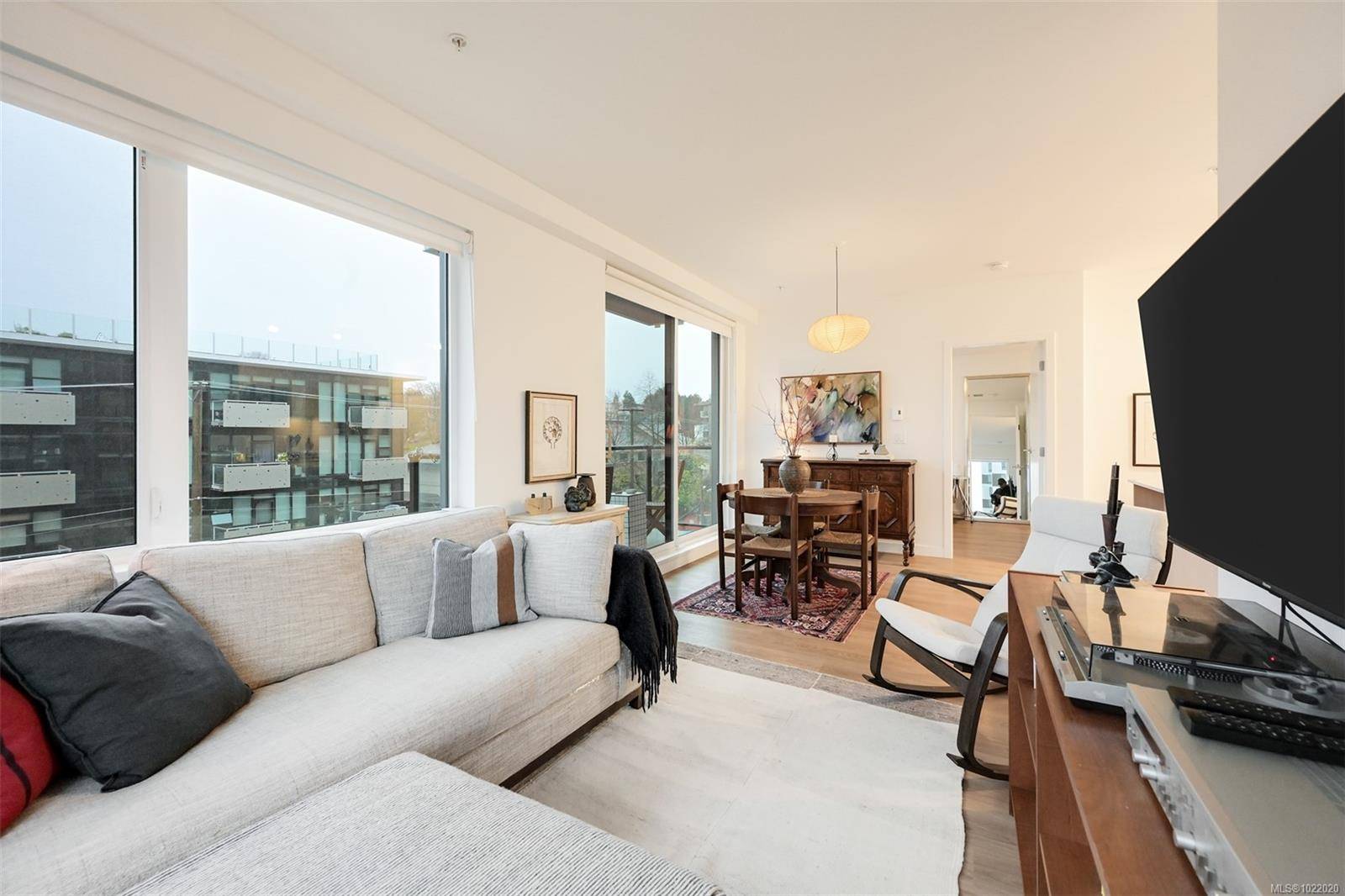 Victoria, BC V8V 0H2,1115 Johnson St #407