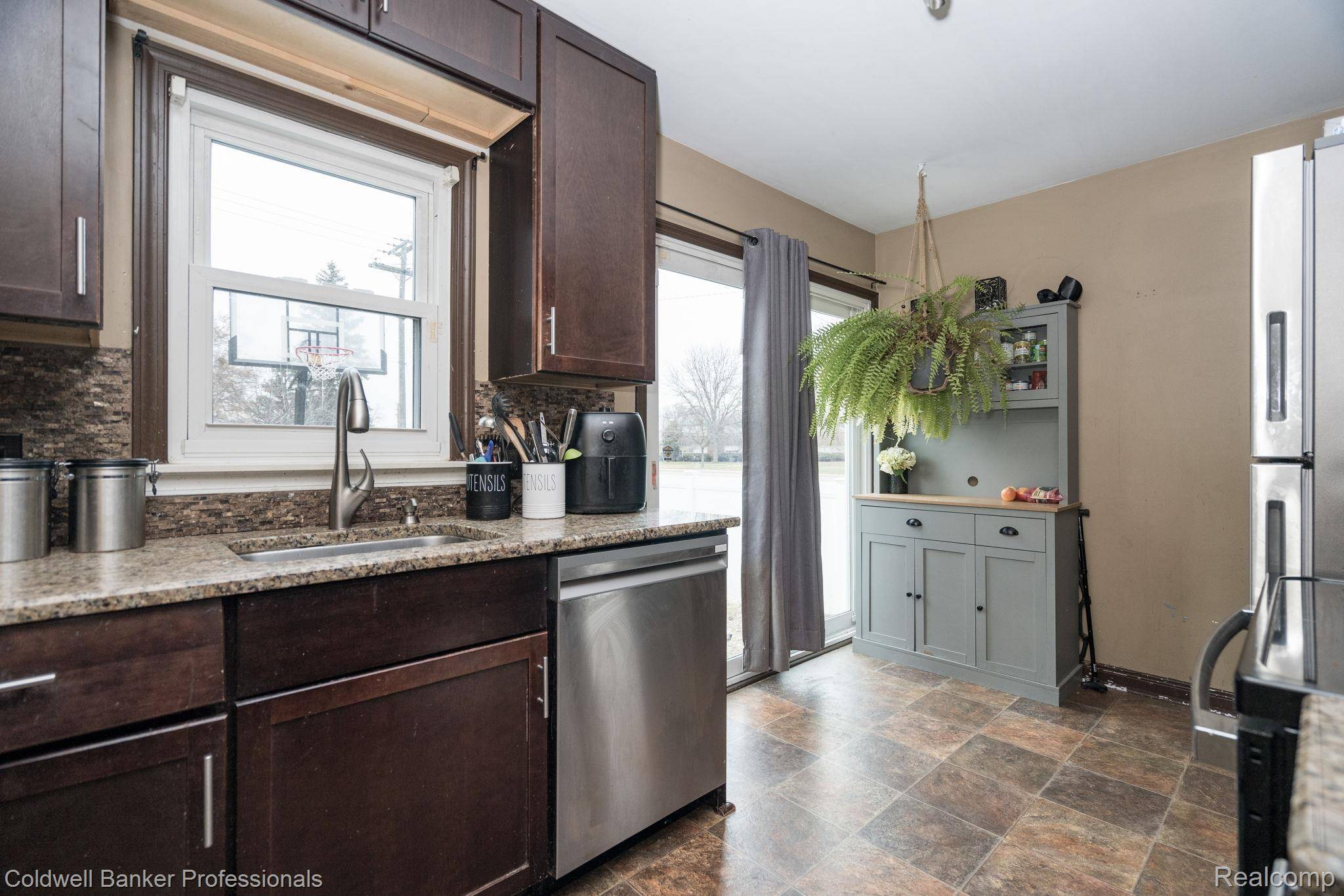 Royal Oak, MI 48073,1621 Whitcomb AVE