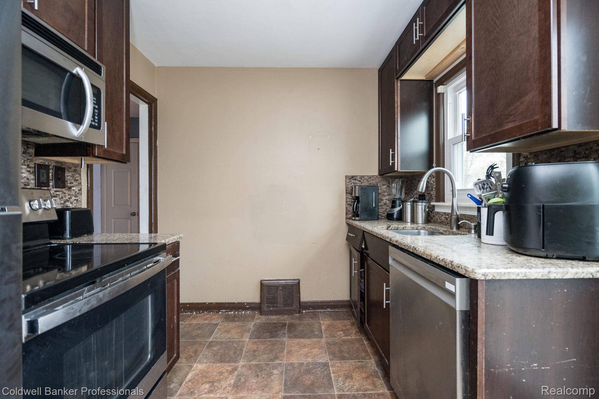 Royal Oak, MI 48073,1621 Whitcomb AVE