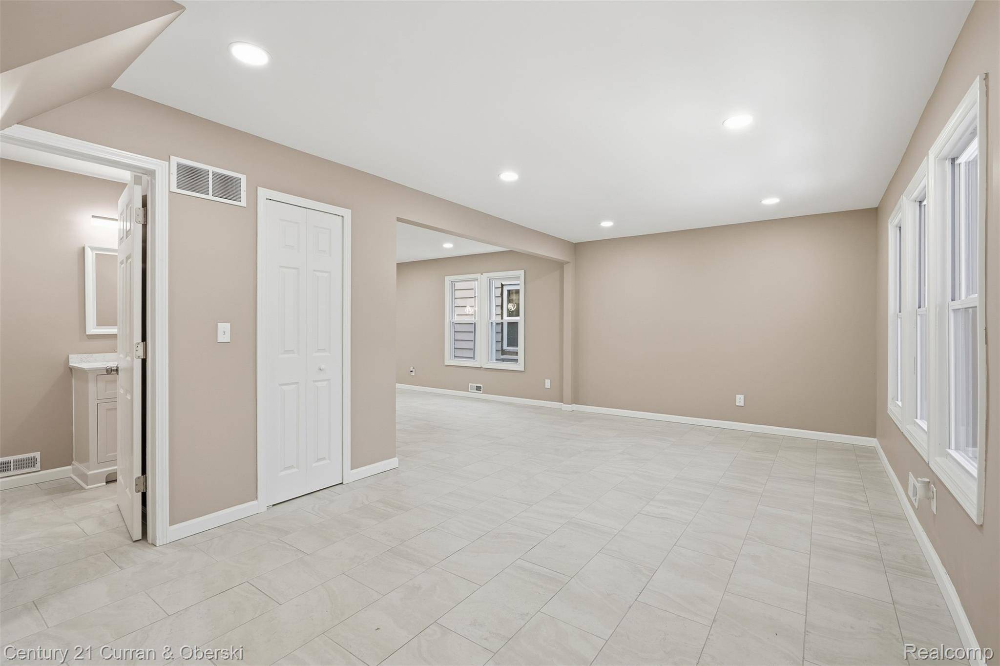 Detroit, MI 48209,8063 Gartner ST