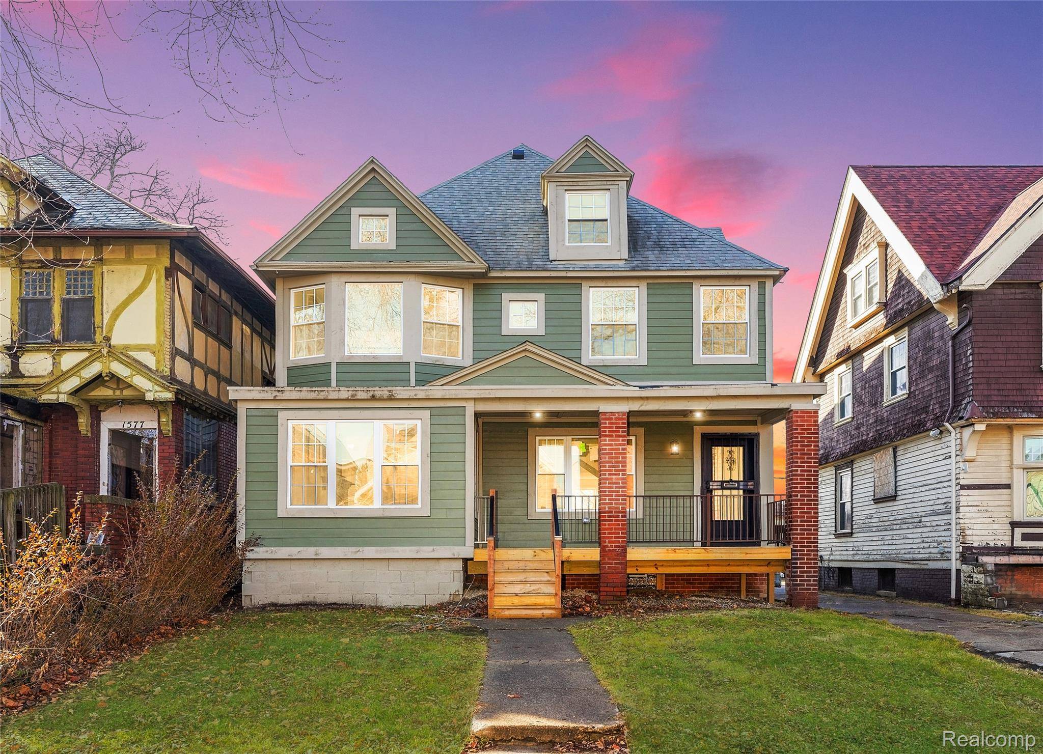 Detroit, MI 48214,1583 Cadillac BLVD