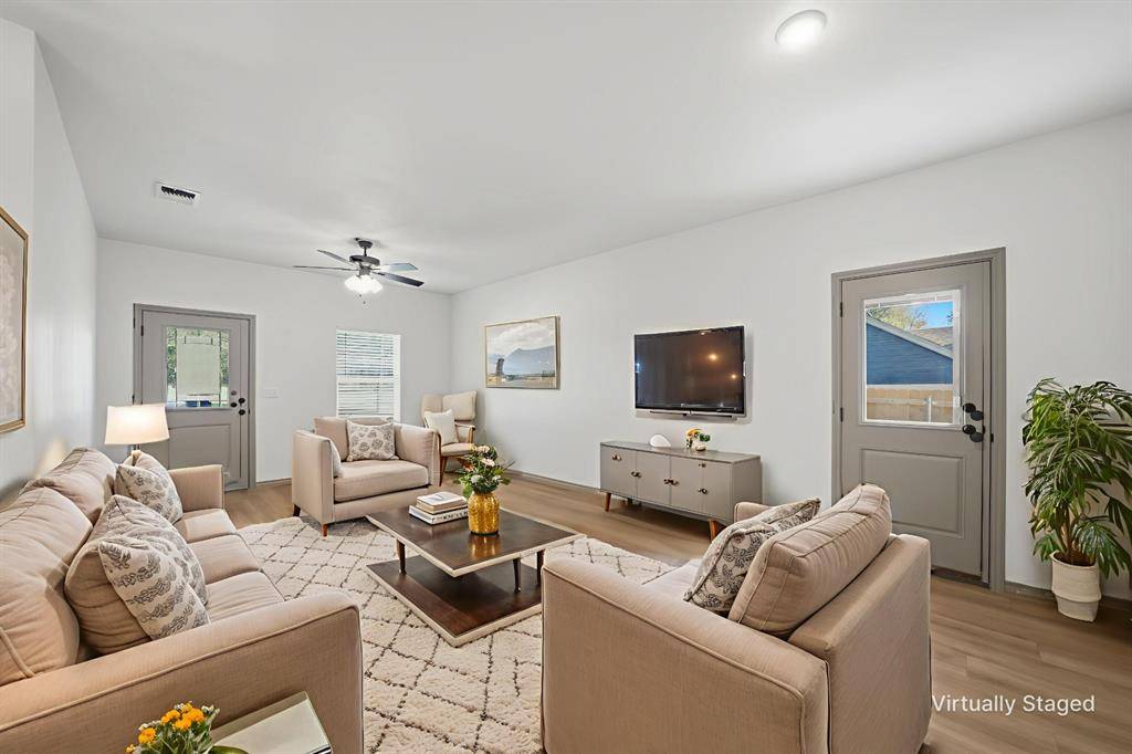 Covington, TX 76636,105 S Barron