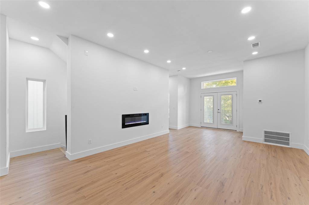 Dallas, TX 75212,2513 Crossman Avenue