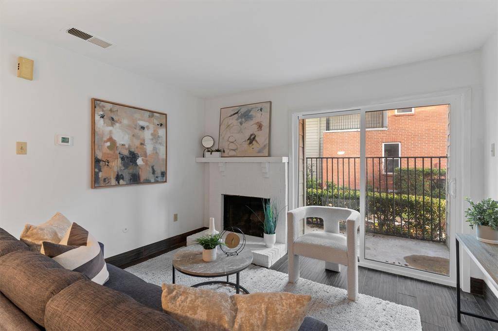 Dallas, TX 75231,6900 Skillman Street #406