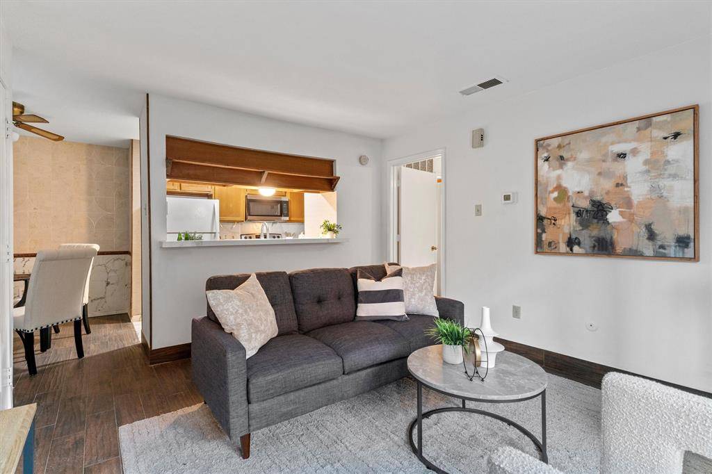 Dallas, TX 75231,6900 Skillman Street #406