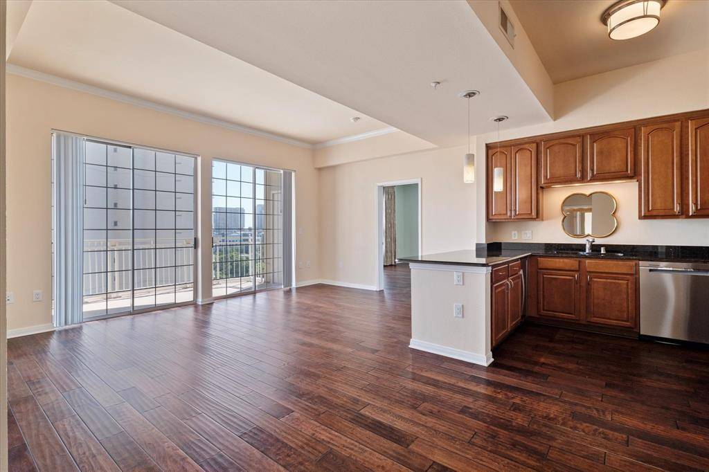 Dallas, TX 75219,3225 Turtle Creek Boulevard #1009