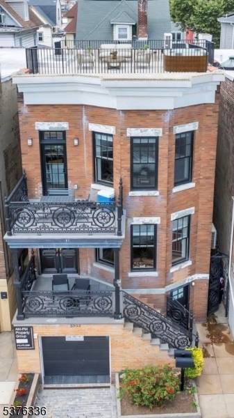 West New York Town, NJ 07093,5303 Blvd East