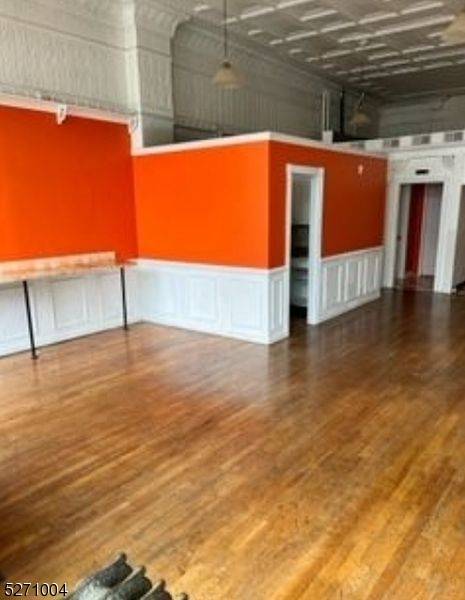 Phillipsburg Town, NJ 08865,396 S Main St