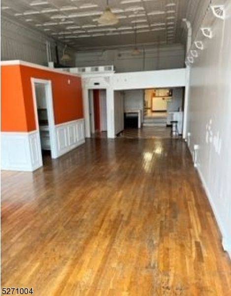 Phillipsburg Town, NJ 08865,396 S Main St