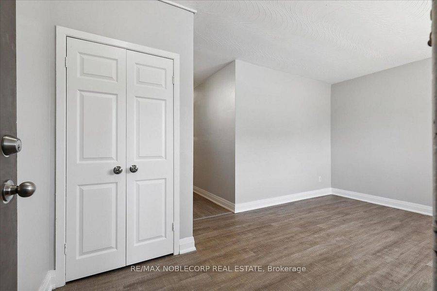 Oshawa, ON L1J 2P4,362 Elgin CT #2