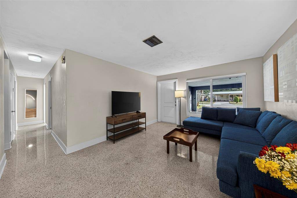 Oakland Park, FL 33334,645 NE 34th St