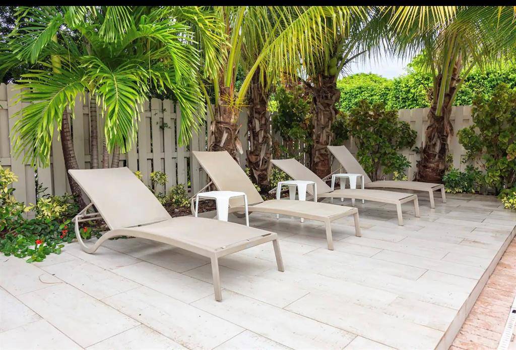 Hollywood, FL 33019,1311 Monroe St