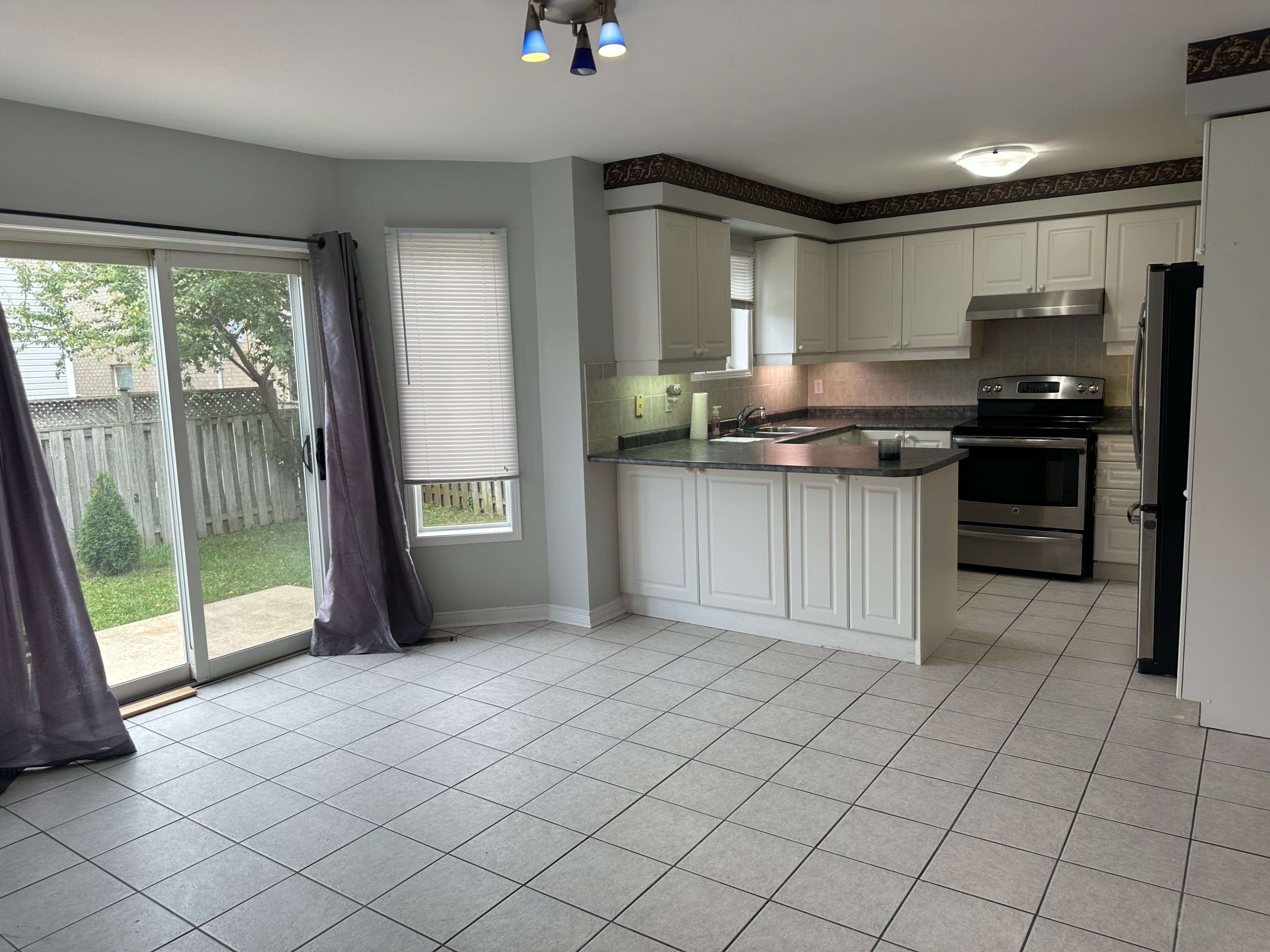 Brampton, ON L7A 1T6,367 Van Kirk DR