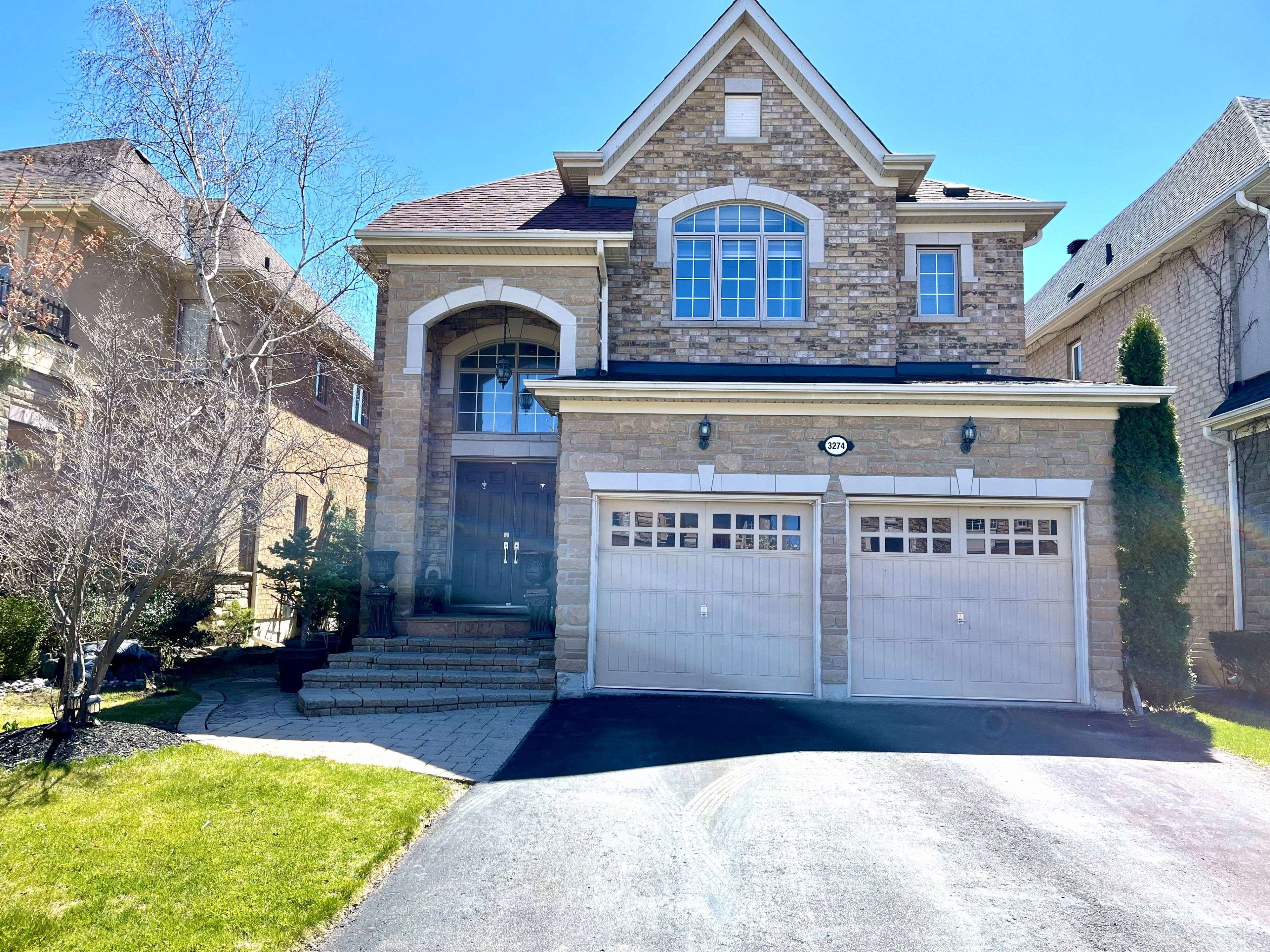 Mississauga, ON L5M 7V7,3274 Pringle PL