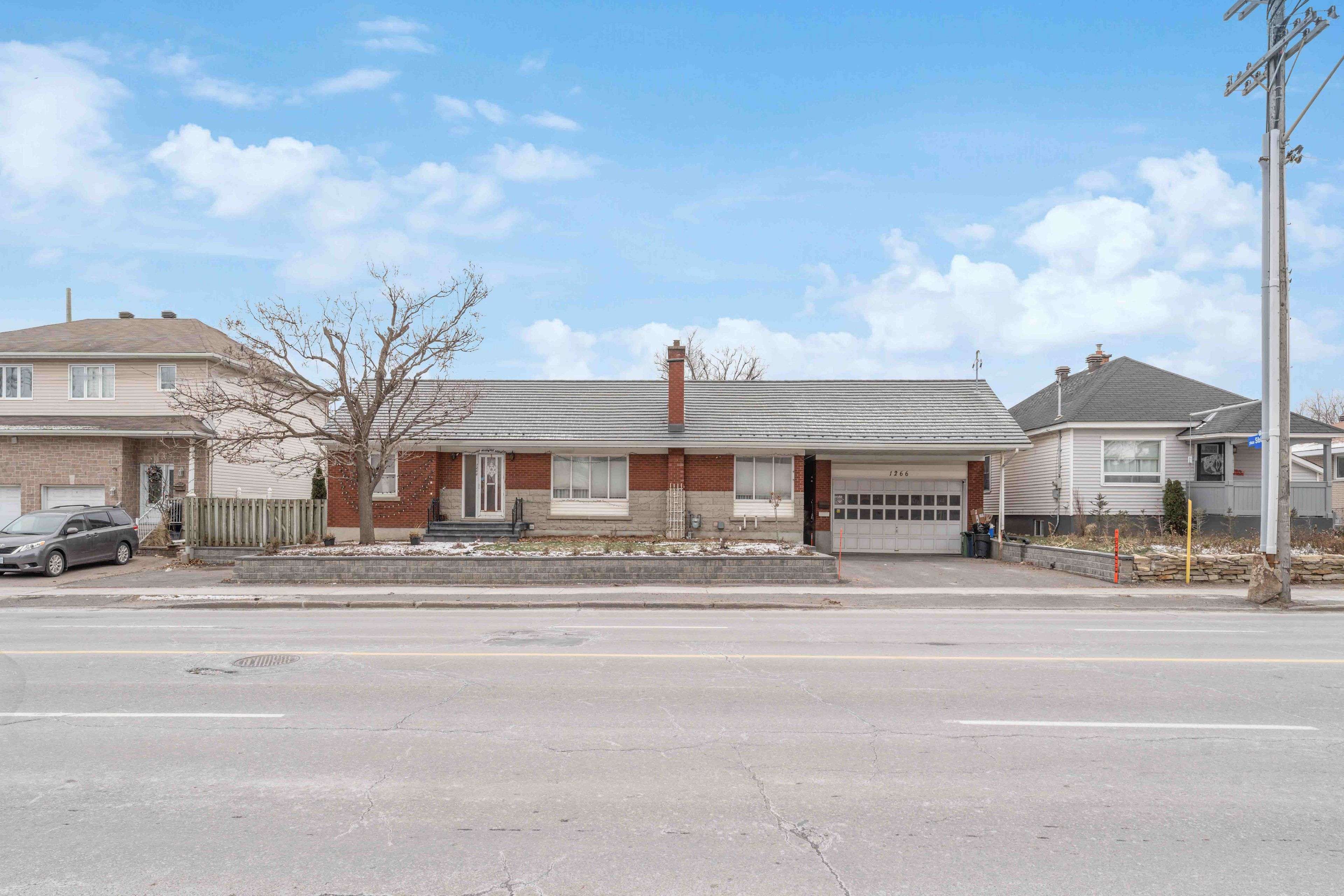 Hunt Club - South Keys And Area, ON K1V 6P7,1266 Walkley RD