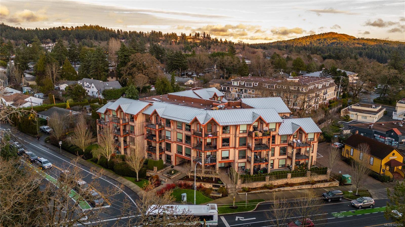 Saanich, BC V8Z 3G3,4529 West Saanich Rd #103