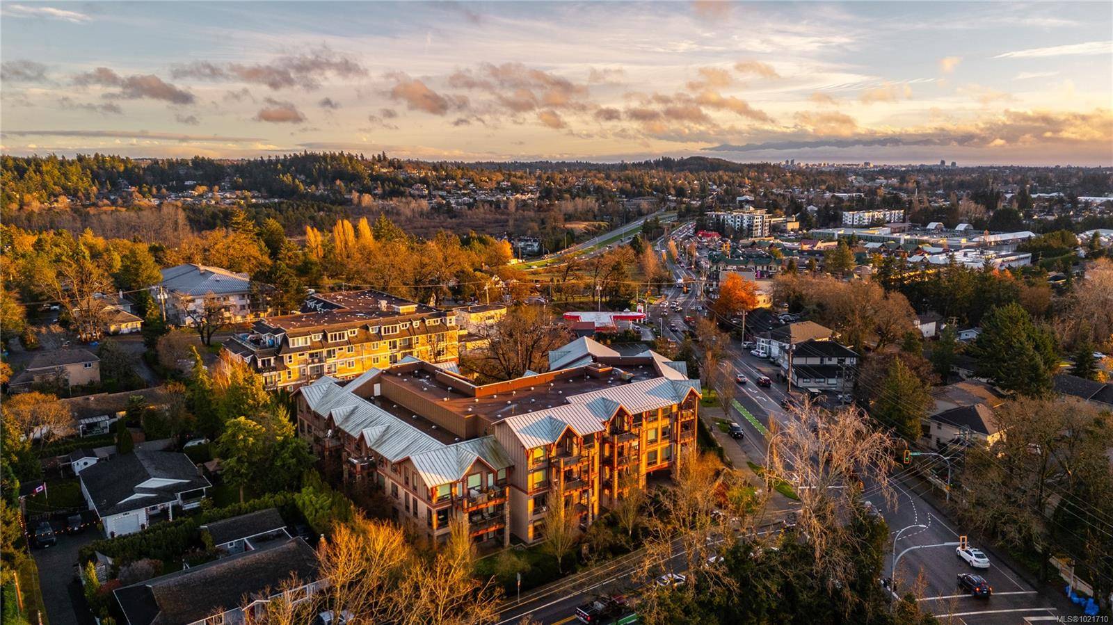 Saanich, BC V8Z 3G3,4529 West Saanich Rd #103