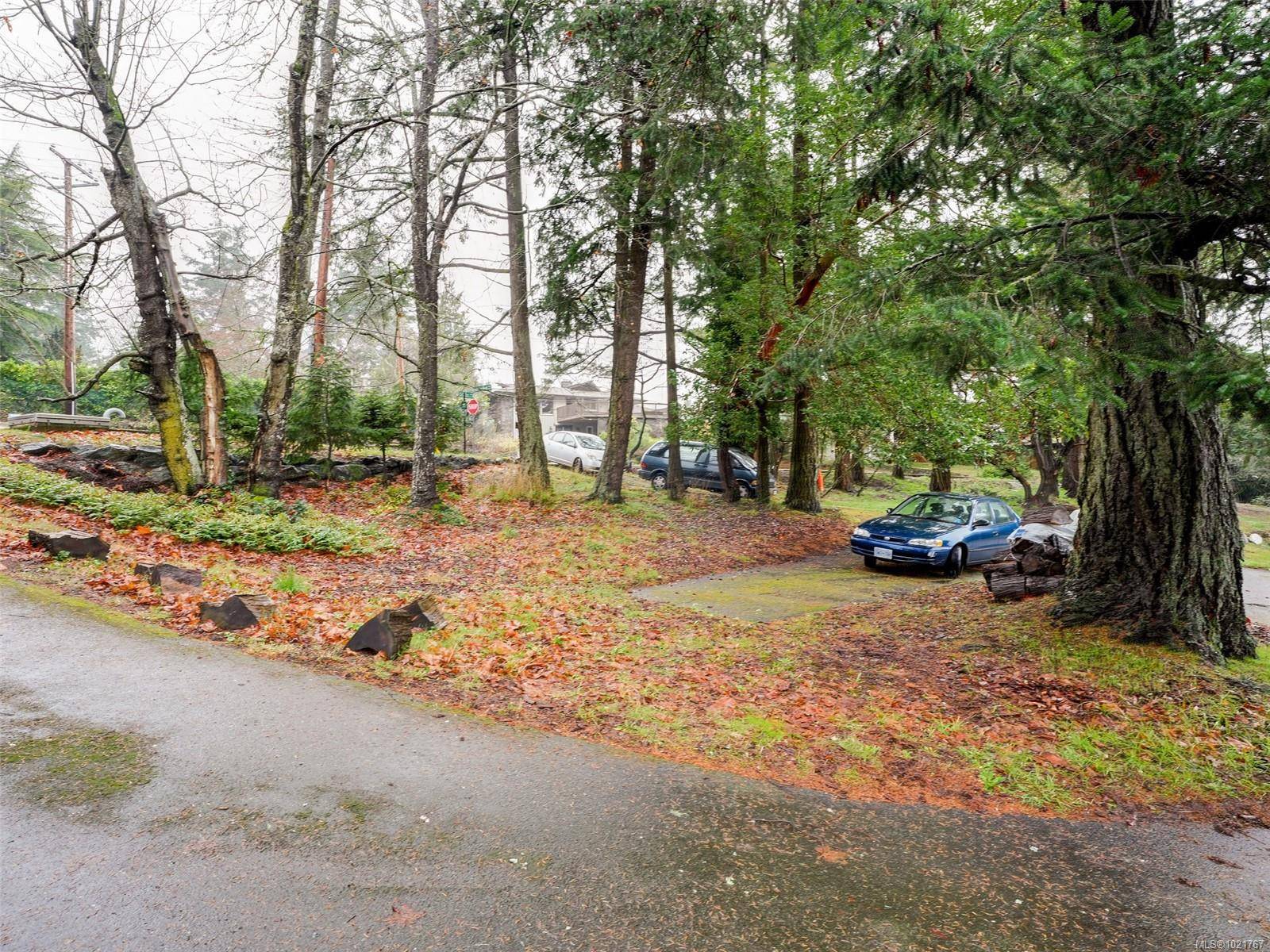 Saanich, BC V8N 1V3,2202 Arbutus Rd
