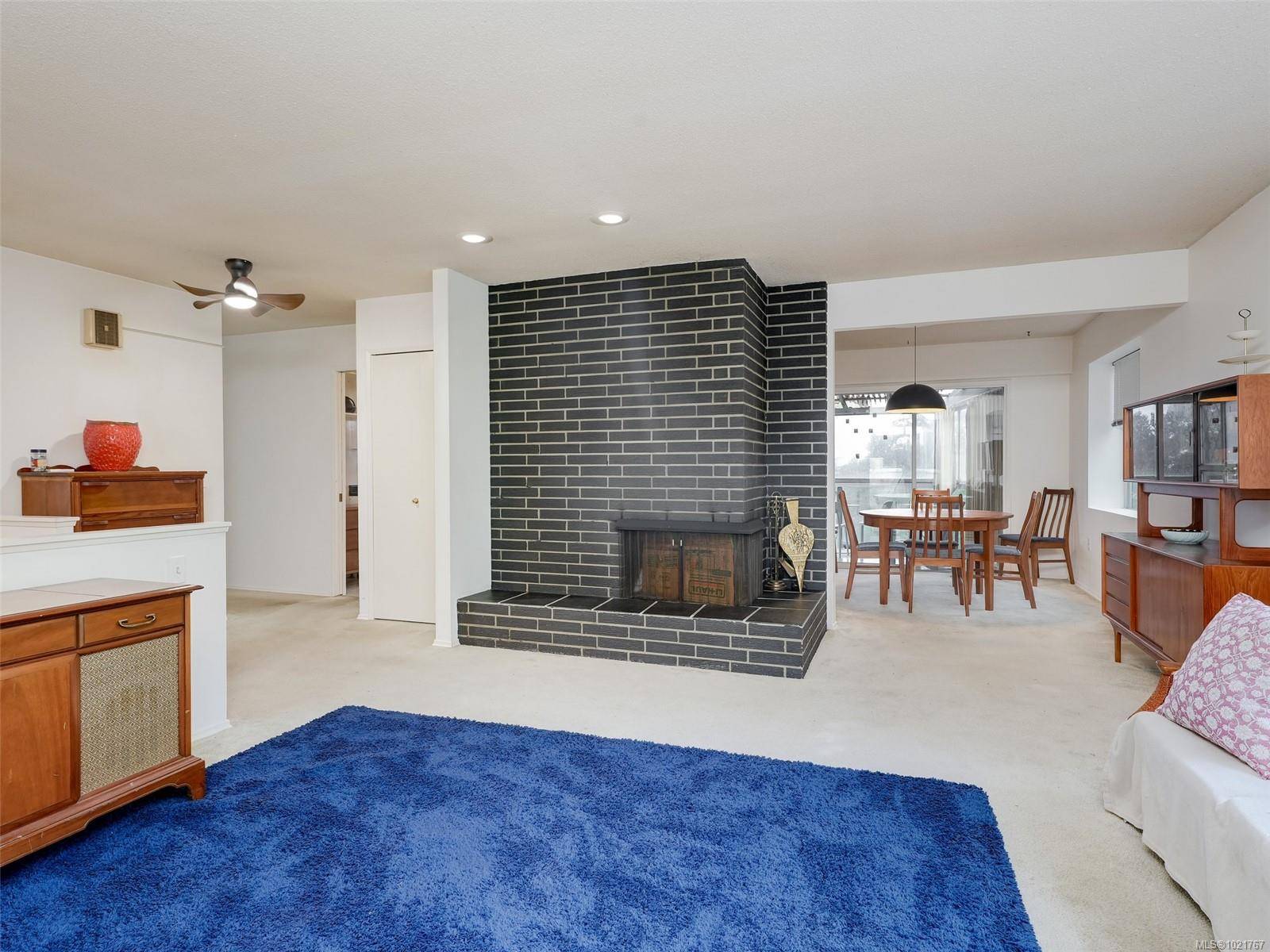 Saanich, BC V8N 1V3,2202 Arbutus Rd