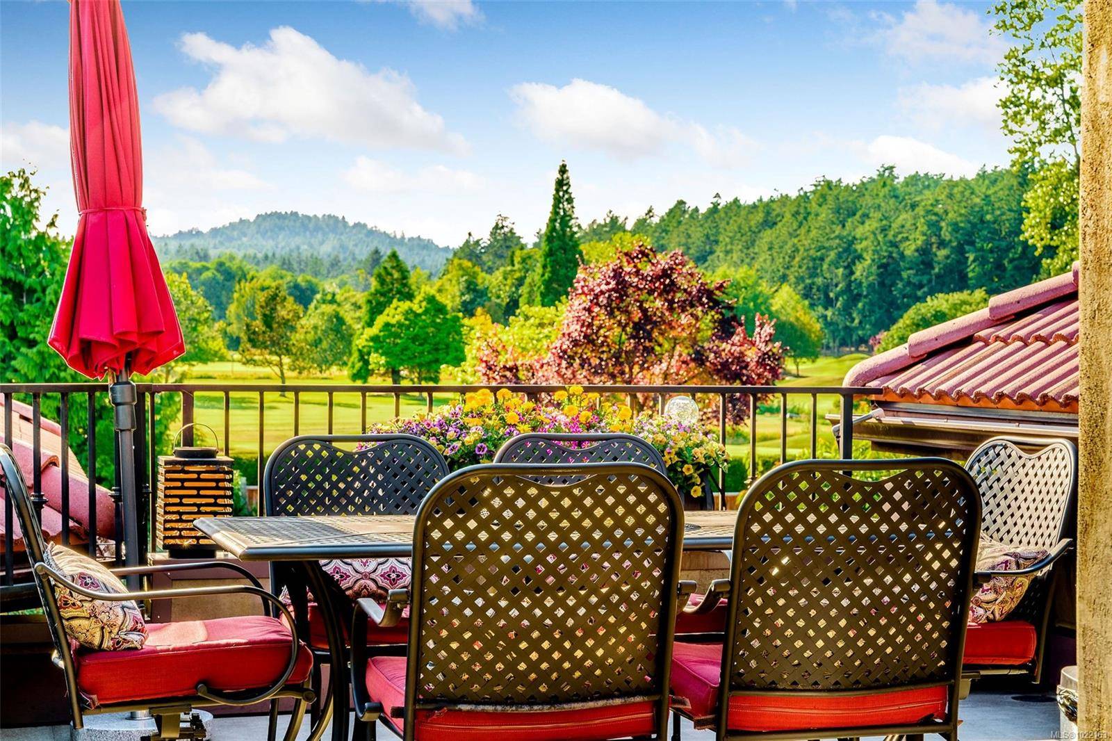 Saanich, BC V8Y 2M9,5388 Parker Ave