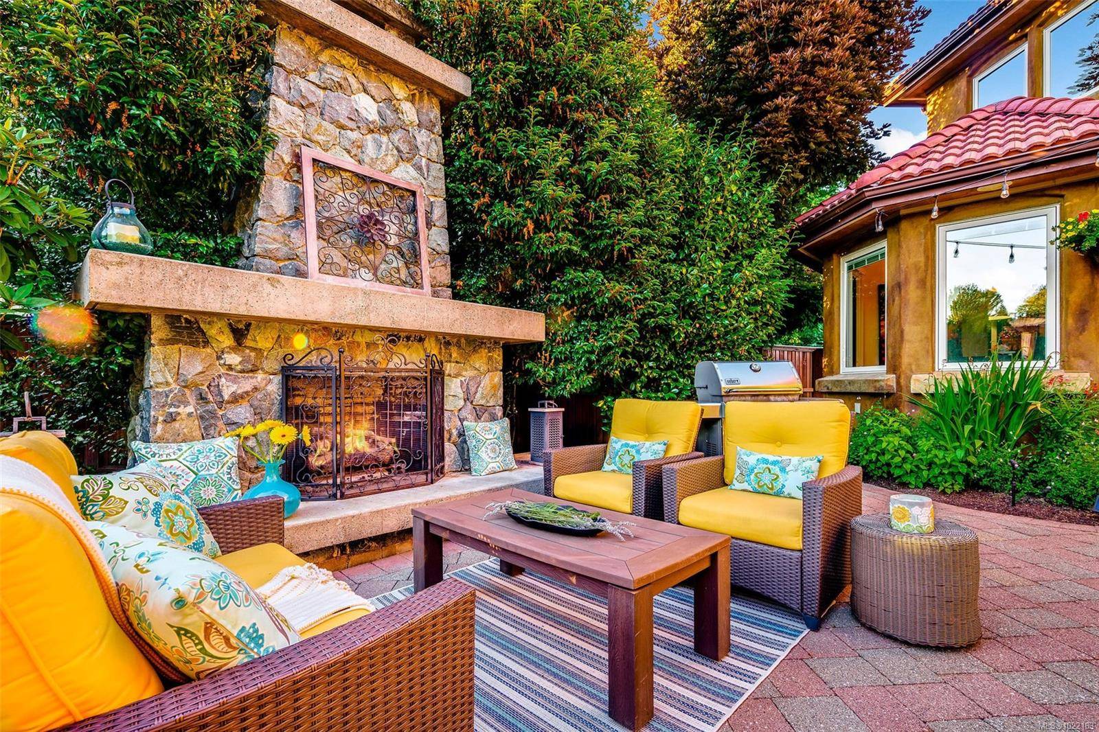 Saanich, BC V8Y 2M9,5388 Parker Ave