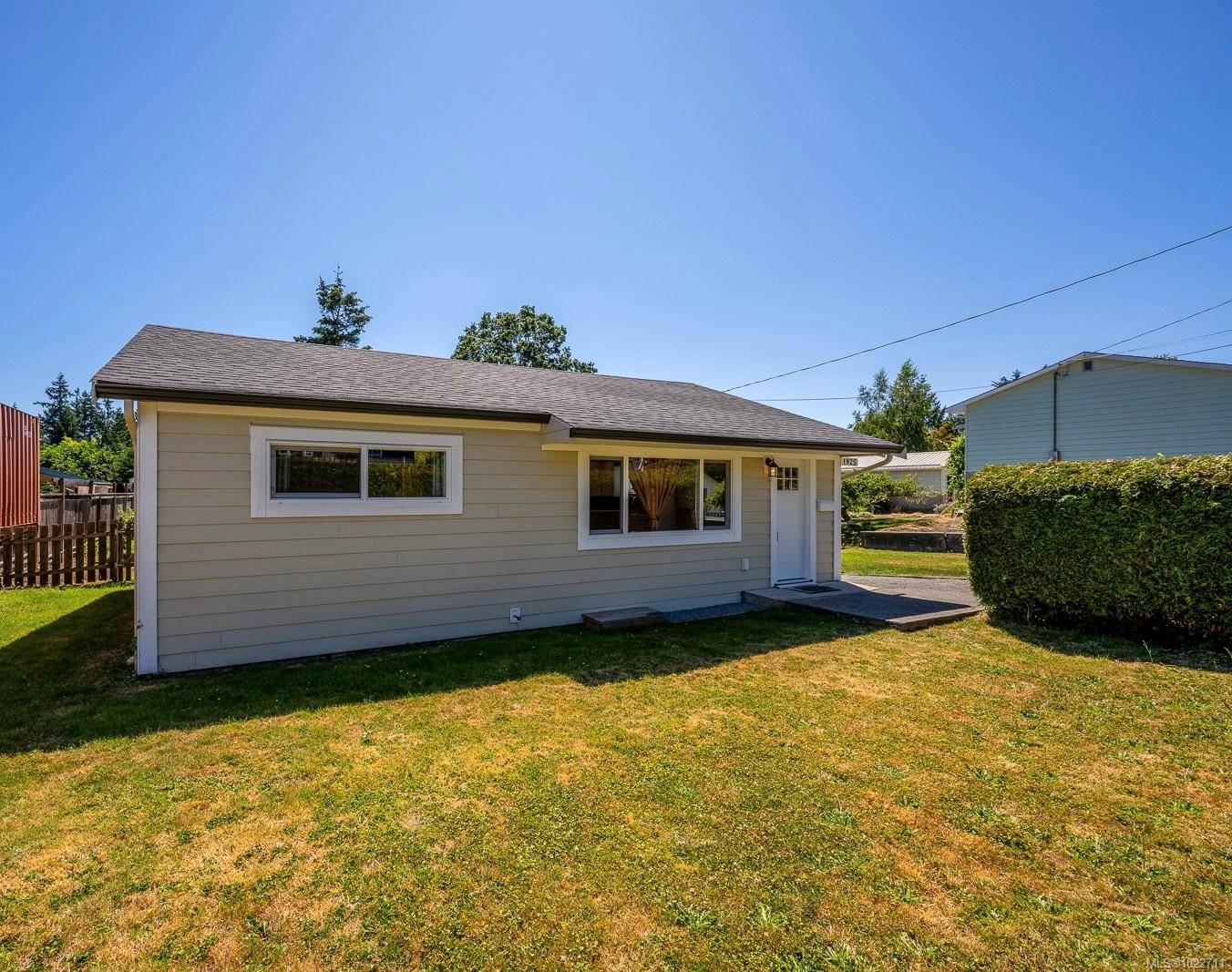 Comox, BC V9M 2C9,1825 Robb Ave