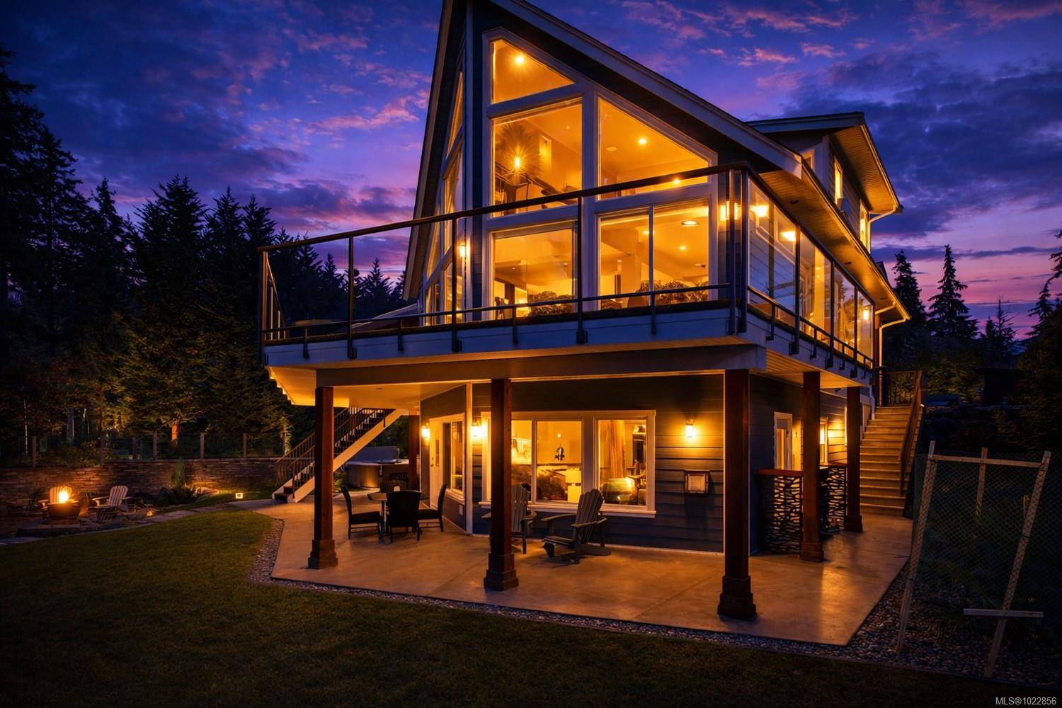 Lake Cowichan, BC V0R 2G0,7364 Lakefront Dr