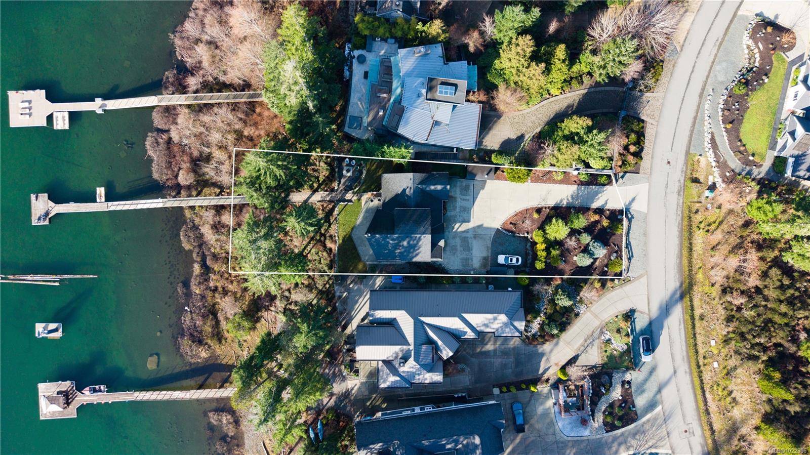 Lake Cowichan, BC V0R 2G0,7364 Lakefront Dr