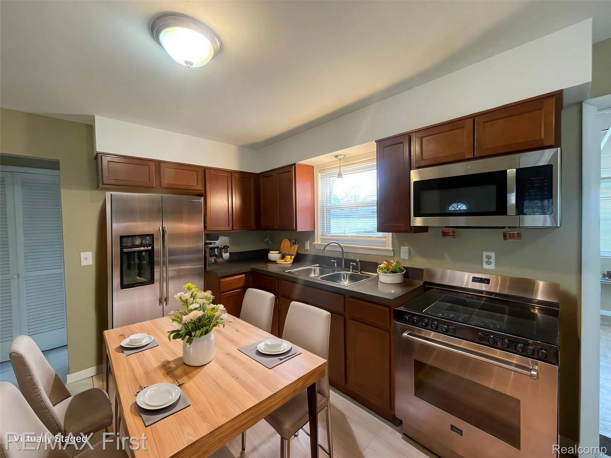 Warren, MI 48091,22011 Masch AVE