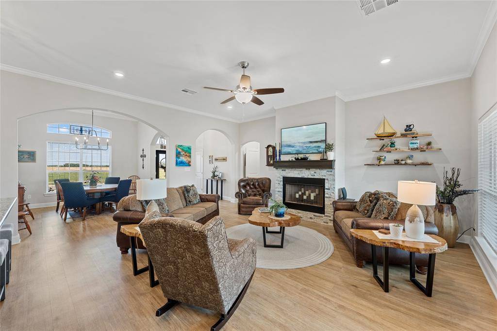 Robinson, TX 76706,386 Frederick Drive