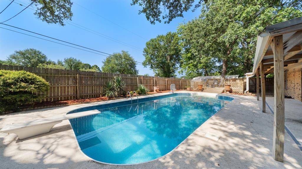 1399 vz county road 1803, Grand Saline, TX 75140