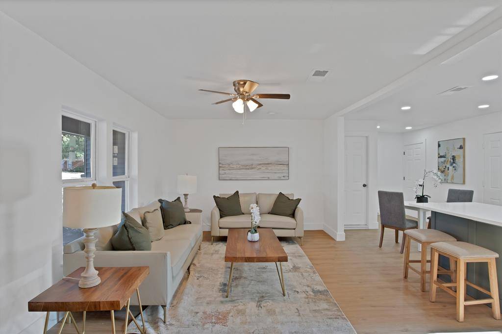 Hurst, TX 76053,552 Norwood Drive