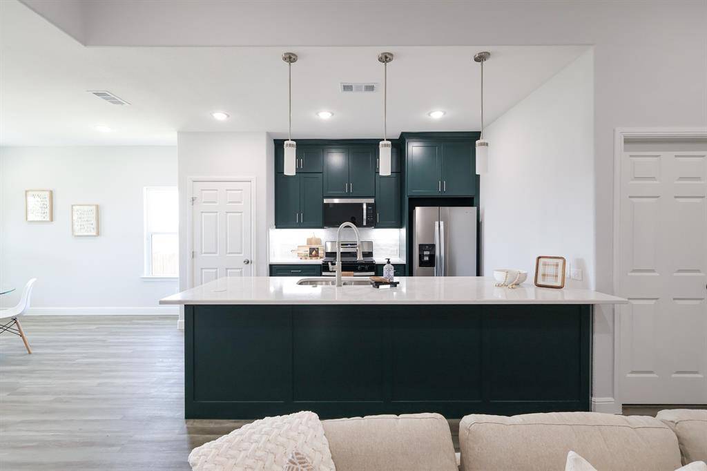 Weatherford, TX 76086,710 Narrow Street