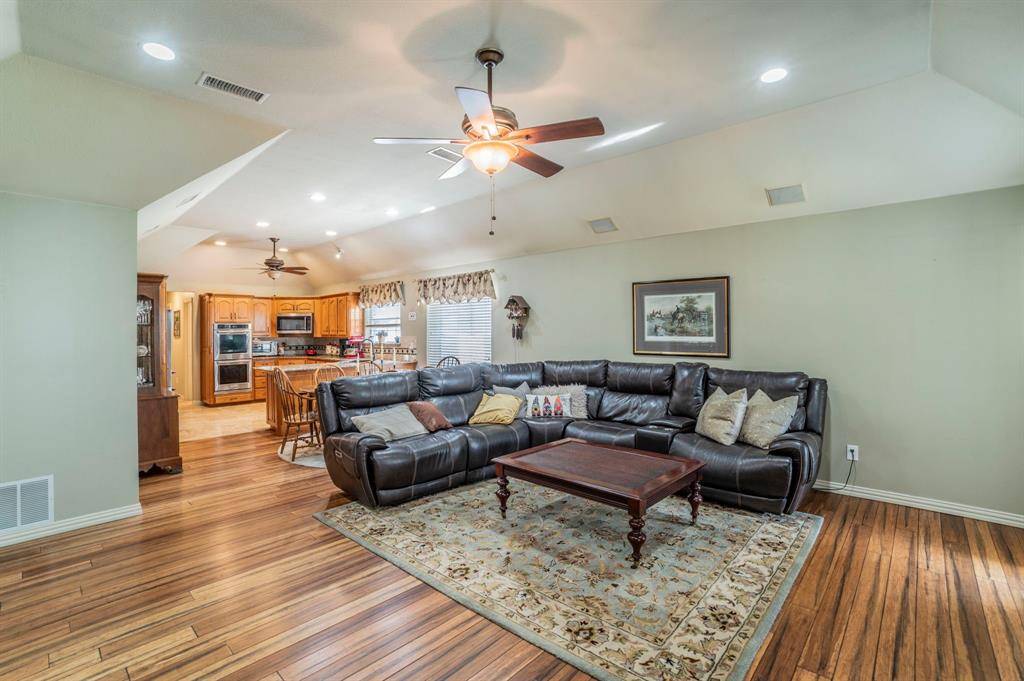 Grand Prairie, TX 75052,1006 Sandra Lane